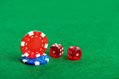 idrhoki138 mobile app interface showing live casino tables and sportsbook markets